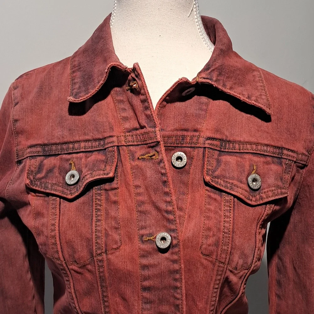 GAP Womans Jean Jacket.‎ Size Small. Pink with Blue.